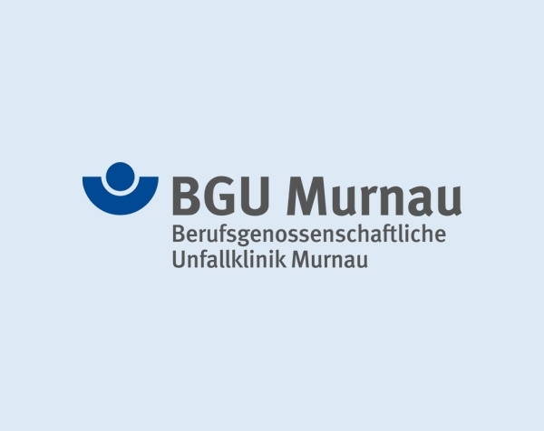 Logo BGU Murnau Unfallklinik auf blauem Hintergrund